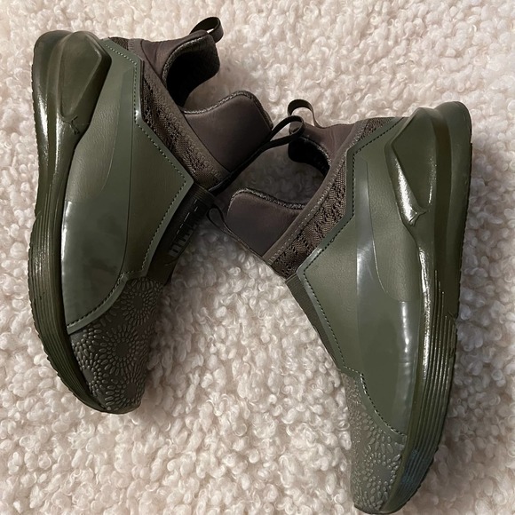 Kylie Jenner's Green Puma Fierce KRM Size 7 - Picture 4 of 9